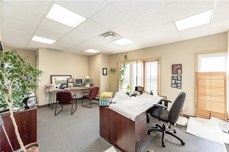 More Photos Of 2904 South Sheridan Way, Oakville Medical For Lease
