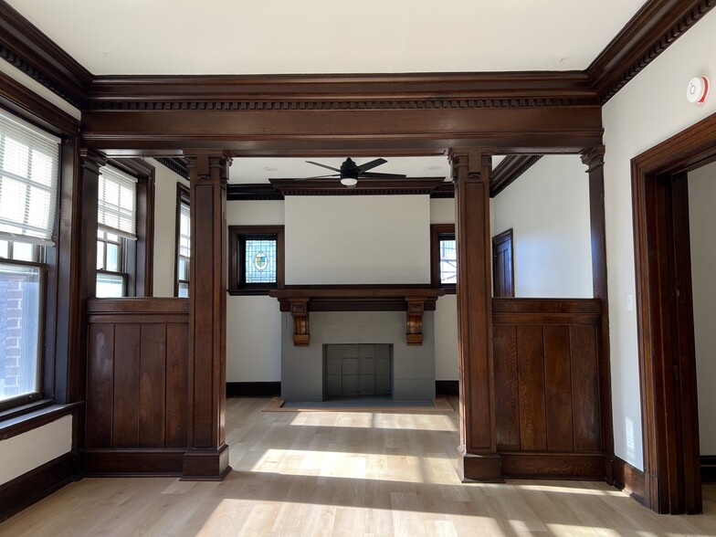 More Photos Of 125 N George St, York Storefront Retail Residential For Lease
