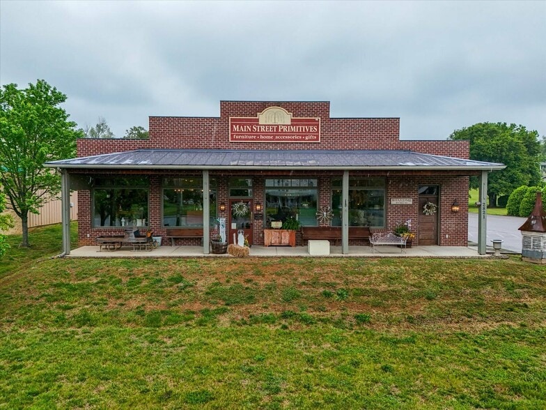 Primary Photo Of 2821 W Main St, Salem General Retail For Lease