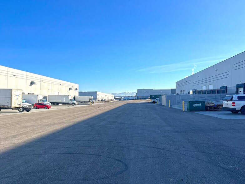 More Photos Of 55 N Truckee Ave, Meridian Distribution For Lease