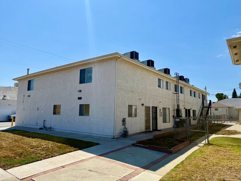 More Photos Of 123 Orange Grove Ave, San Fernando Apartments For Sale