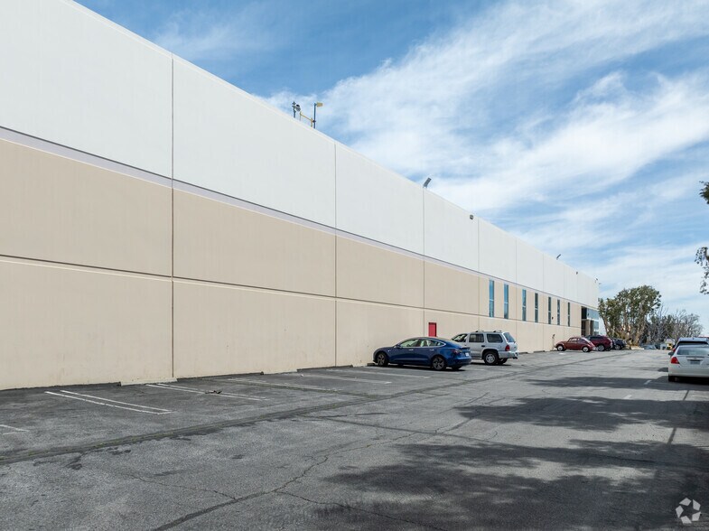 More Photos Of 1245 Aviation Pl, San Fernando Warehouse For Lease
