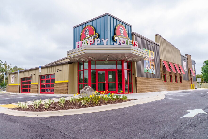 Primary Photo Of 2502 Highway 87, Navarre Specialty For Sale