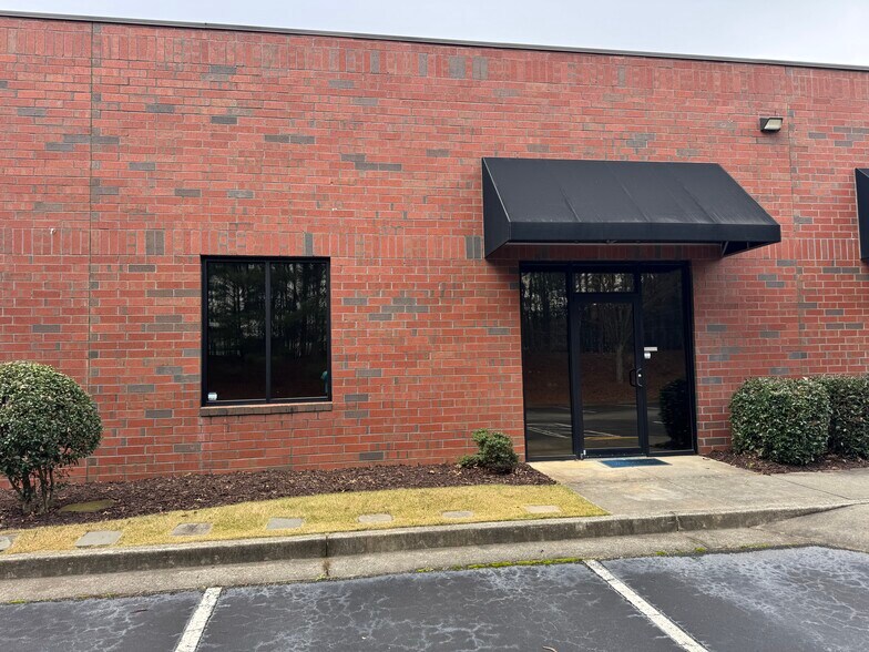 More Photos Of 6065 Parkway North Dr, Cumming Distribution For Sale