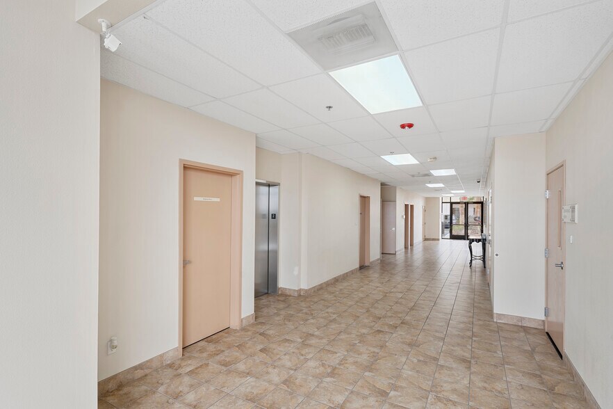 More Photos Of 2920 N Green Valley Pky, Henderson Office For Sale