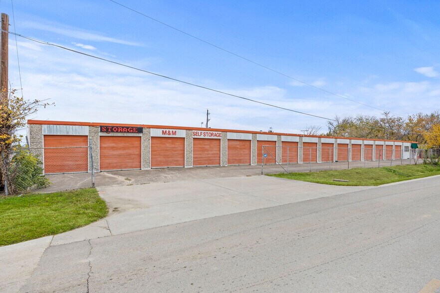 More Photos Of 7440 Elm Dr, The Colony Specialty For Sale