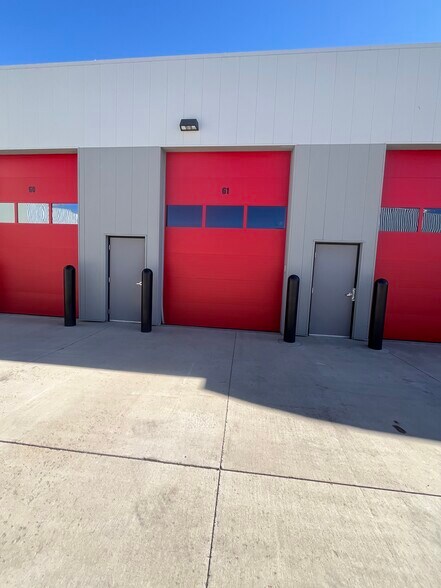 More Photos Of 13303 E Adam Aircraft Cir, Englewood Parking Garage For Sale