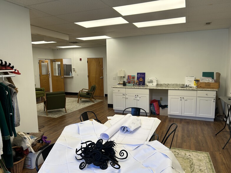 More Photos Of 4336 John Tyler Hwy, Williamsburg Daycare Center For Lease