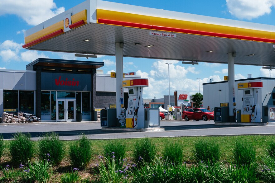 More Photos Of 534 Boul Cadieux, Beauharnois Freestanding For Lease