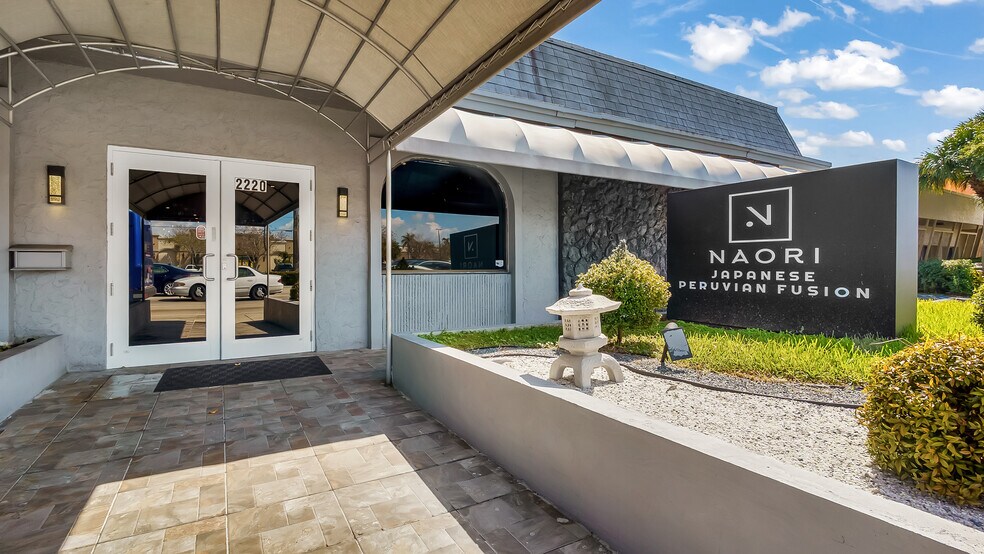 More Photos Of 2220 N University Dr, Fort Lauderdale Restaurant For Sale