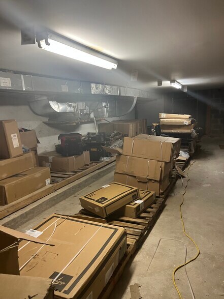 More Photos Of 1618 7th St NW, Washington Storefront Retail Office For Lease