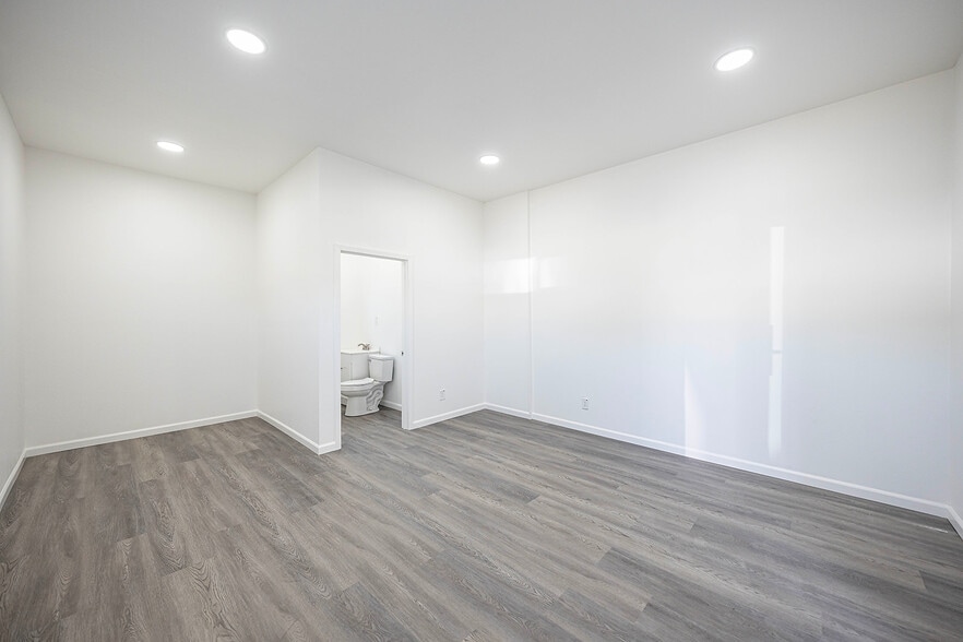 More Photos Of 6110-6112 Ferguson Dr, Commerce Warehouse For Sale