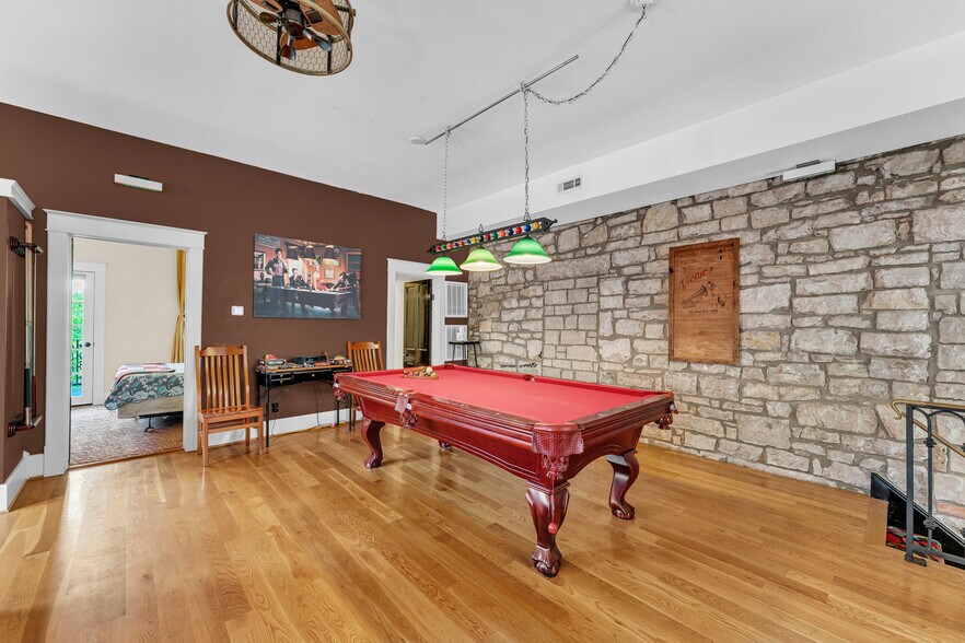 More Photos Of 87 Spring St, Eureka Springs Storefront Retail Residential For Sale