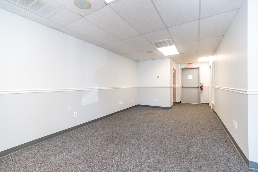 More Photos Of 908-918 Town Center, New Britain Office For Sale