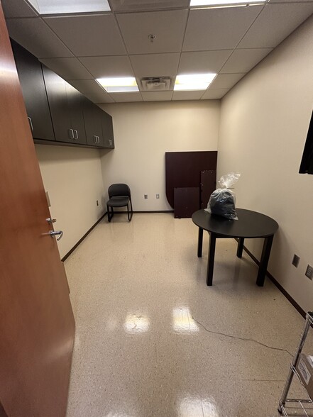 More Photos Of 4705 S Apopka Vineland Rd, Orlando Office For Lease