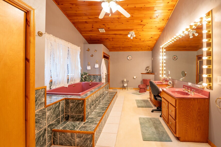 More Photos Of 608 N Chestnut St, Derry Restaurant For Sale