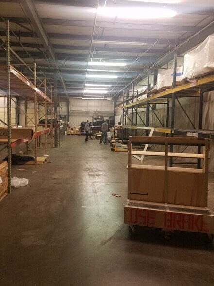 More Photos Of 4117 S Valley Dr, Longmont Warehouse For Lease