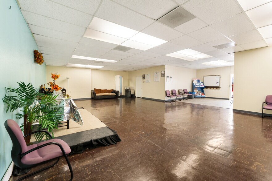 More Photos Of 180 E Mission Blvd, Pomona Healthcare For Lease