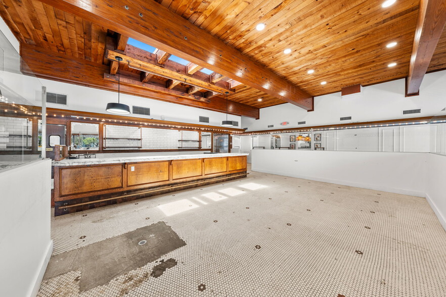 More Photos Of 1586 S Dixie Hwy, Coral Gables Restaurant For Lease