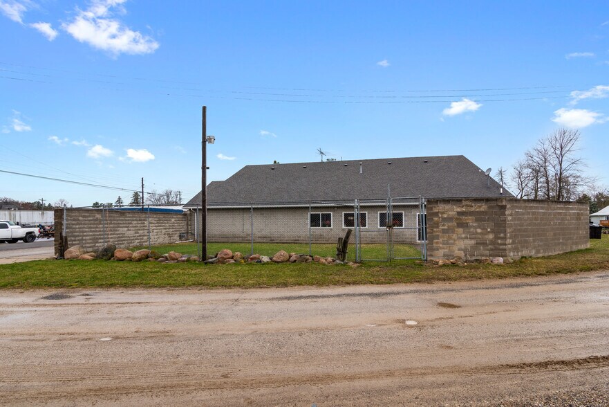 More Photos Of 219 E Main St, Bannister General Retail For Sale