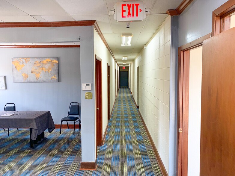 More Photos Of 2465 Commercial Park Dr, Mobile Office For Lease