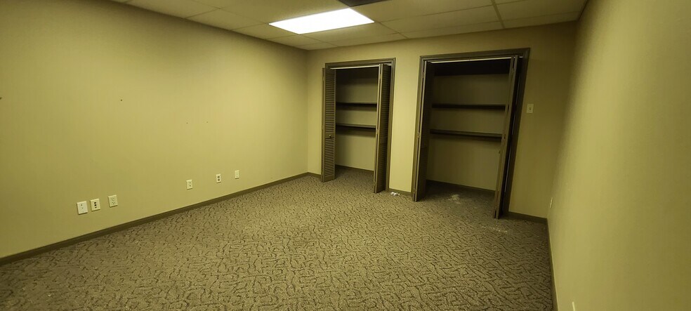 More Photos Of 8331 Hoyle Ave, Dallas Distribution For Sale