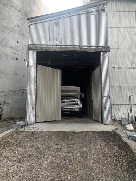 More Photos Of 164 W 1st N, Rexburg Distribution For Lease