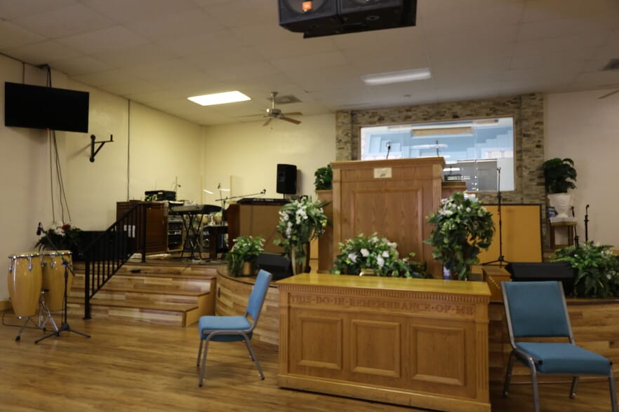 More Photos Of 4343 NW 17th Ave, Miami Religious Facility For Lease