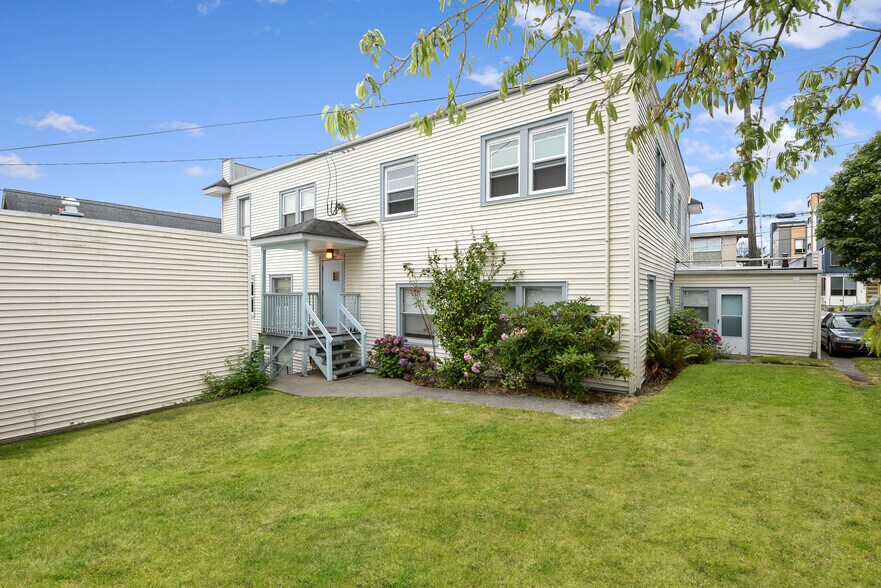 More Photos Of 6700 24th Ave NW, Seattle Apartments For Sale