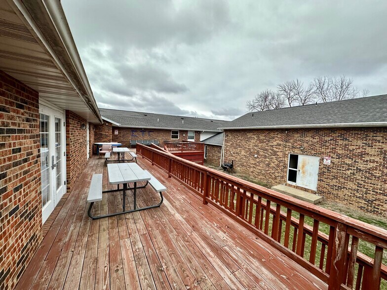 More Photos Of 1001 S Davis St, Kirksville Sorority Fraternity House For Sale