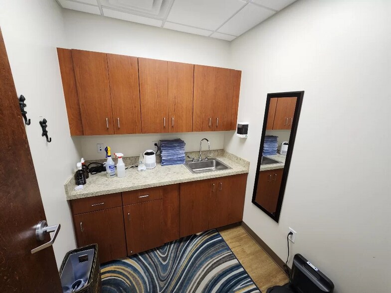 More Photos Of 411 Billingsley Rd, Charlotte Medical For Sale