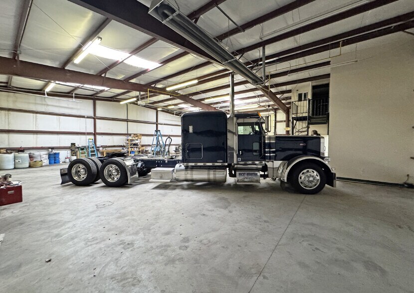 More Photos Of 3020 Todos Santos Dr NW, Albuquerque Warehouse For Sale