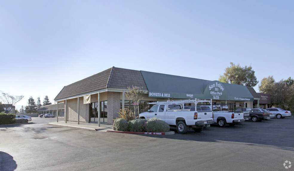 Primary Photo Of 321 San Felipe Rd, Hollister Medical For Lease