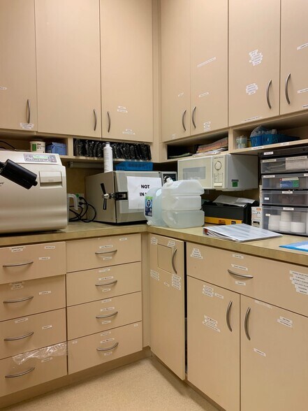 More Photos Of 670 Glades Rd, Boca Raton Medical For Sale