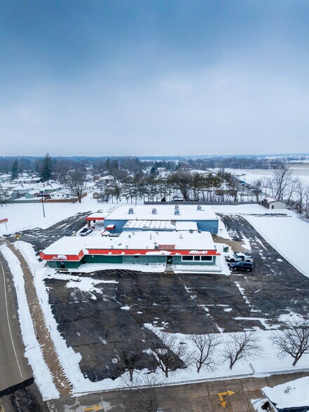 More Photos Of 720 N Wisconsin Ave, Elkhorn Restaurant For Sale