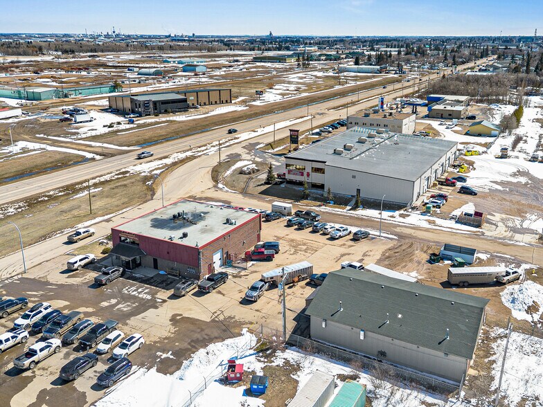 More Photos Of 6002 50 Ave, Lloydminster Freestanding For Sale