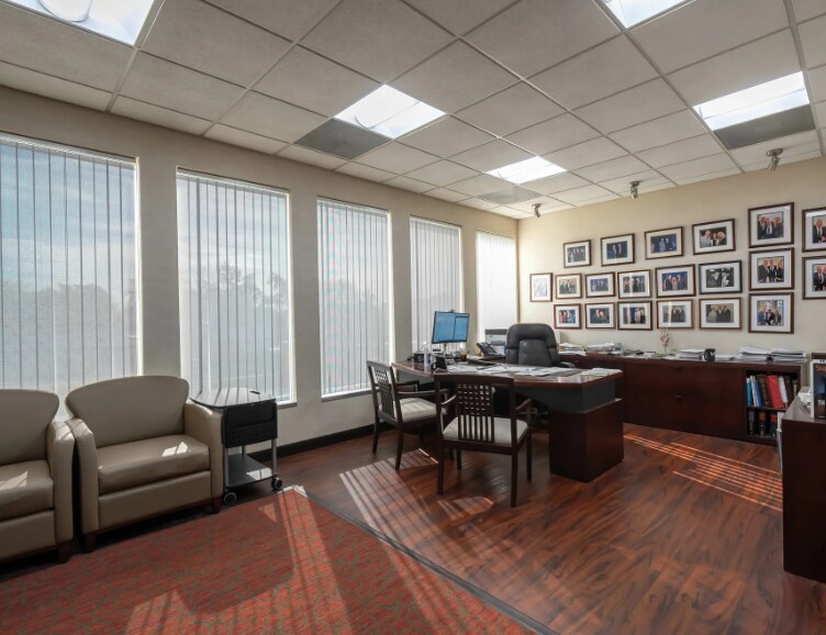 More Photos Of 17000 W Ten Mile Rd, Southfield Office For Sale