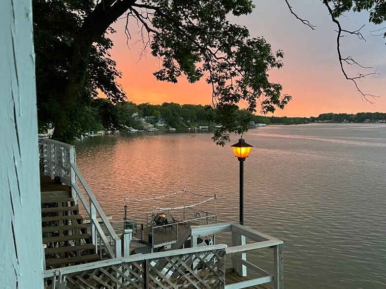 More Photos Of 4945 E Indiana Beach Rd, Monticello Marina For Sale