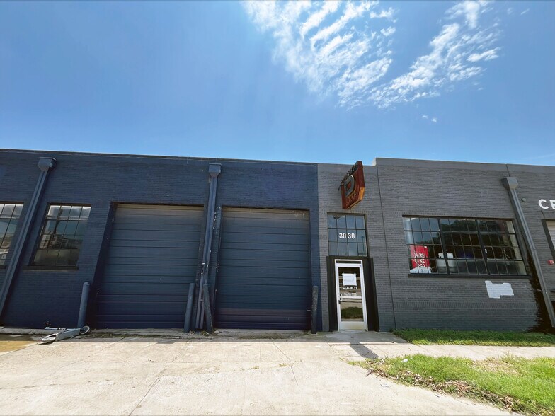 More Photos Of 3030 Canton St, Dallas Flex For Sale