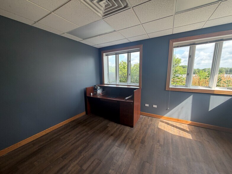 More Photos Of 72 East St, Crystal Lake Light Manufacturing For Lease