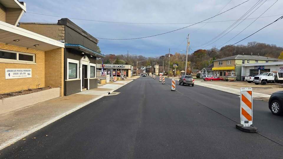 More Photos Of 213 E Washington St, East Peoria General Retail For Sale