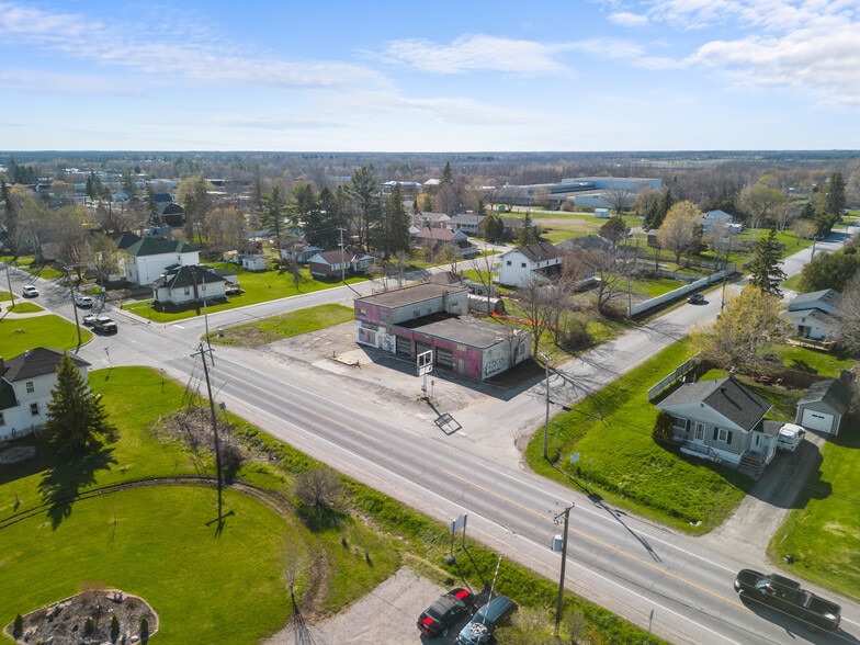 More Photos Of 7526 Roger Stevens Dr, Smiths Falls Service For Sale