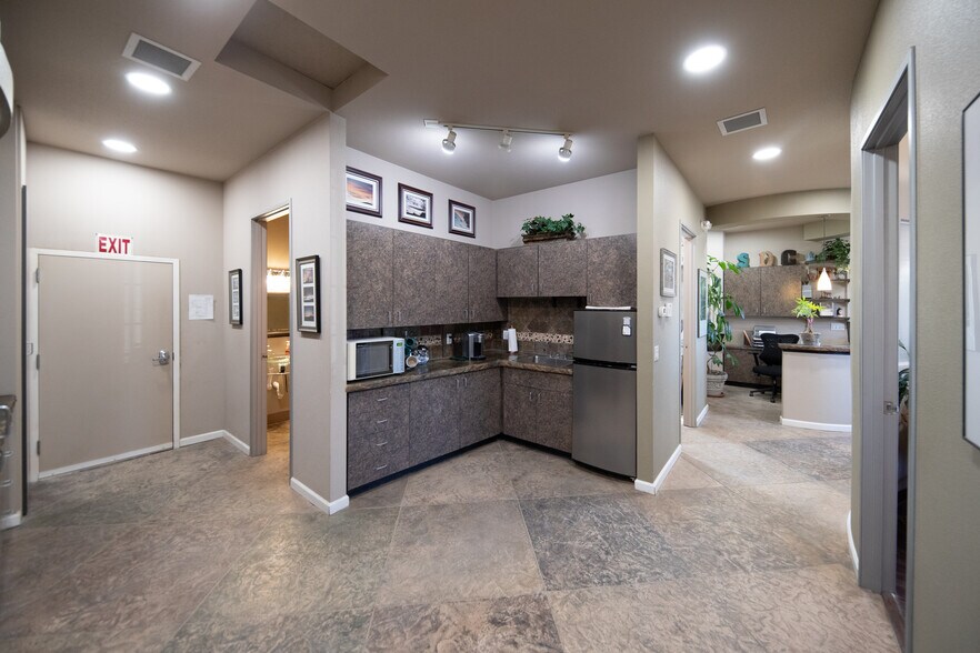 More Photos Of 130 Circuit Ct, Sparks Warehouse For Sale