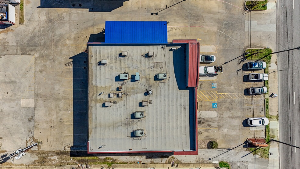 More Photos Of 2705 NE 28th St, Fort Worth Storefront For Sale