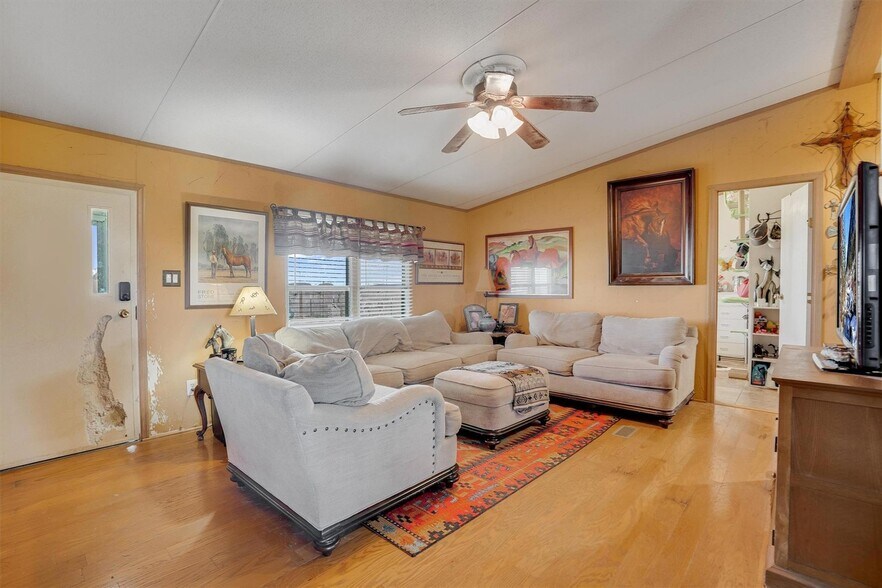 More Photos Of 3007 County Road 303, Jarrell Land For Sale