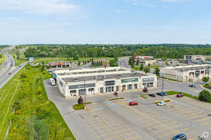 More Photos Of 5205 Boul Robert-Bourassa, Laval Unknown For Lease