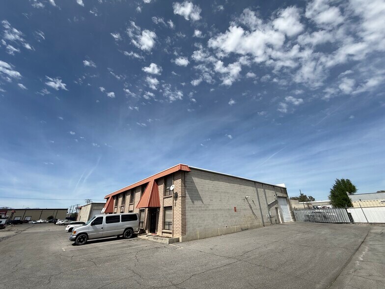 More Photos Of 3471-3473 S West Temple, Salt Lake City Light Manufacturing For Lease