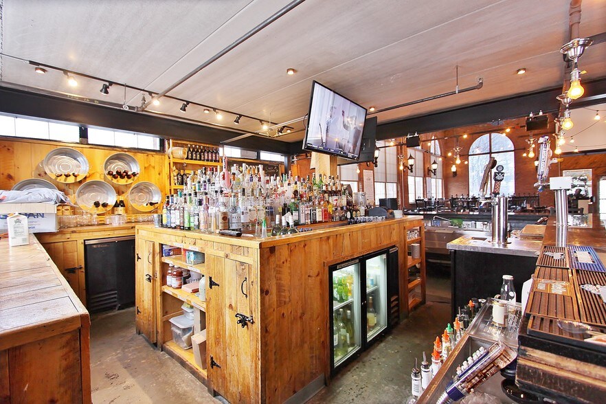 More Photos Of 88-110 Rondout Landing, Kingston Restaurant For Sale