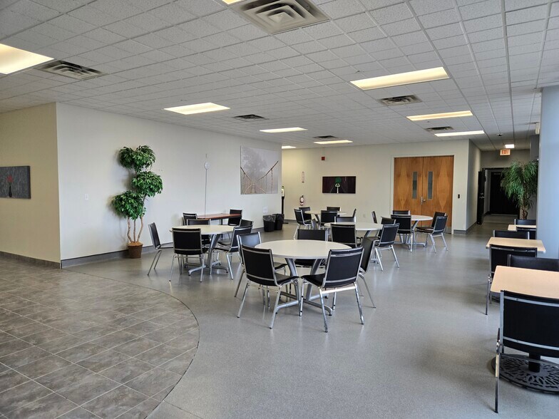 More Photos Of 1100 Bennett Rd, Bowmanville Office For Lease