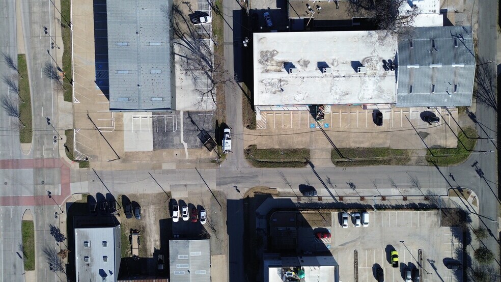 More Photos Of 2200 Evanston Ave, Dallas Showroom For Sale